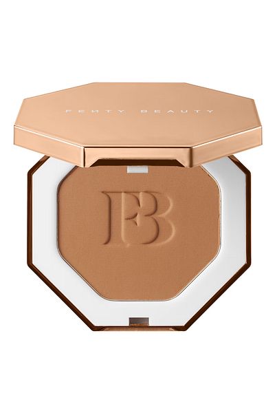 FENTY BEAUTY Instant Bronzing Powder Gives a Natural and Sunny Glow - Bajan Gyal (6.23 g)