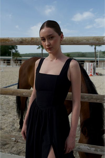 Tfifty Rochie romantică cu corset și fante.