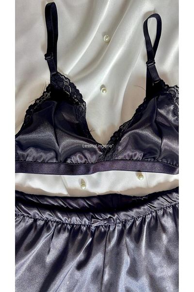 Lessya Set de pijamale din dantelă cu pantaloni scurți din satin