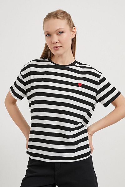 Arma Life Tricou negru de bază cu dungi cu model de inimă pentru femei