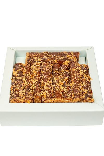 Bİrsalkım Pestİl & Köme Şebinkarahisar Style Finger Pestil with Hazelnut Pieces and Hazelnut Paste Filling 250 Grams