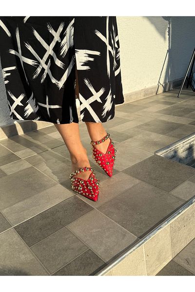 BURCU COLLECTİON Alice Pointed Toe Red Women's Slippers with Gold Drop Accessories