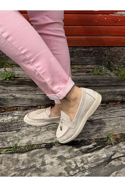 BURCU COLLECTİON Bianca Pendant Beige Suede Women's Loafer with Gold Accessories