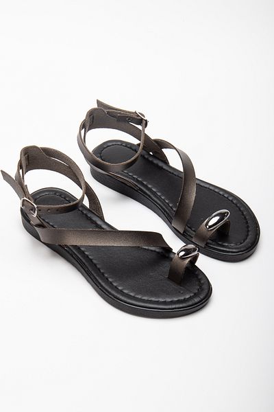 DENORA Platinum Matte Leather Single Toe Strap Ring Detail Daily Sandals