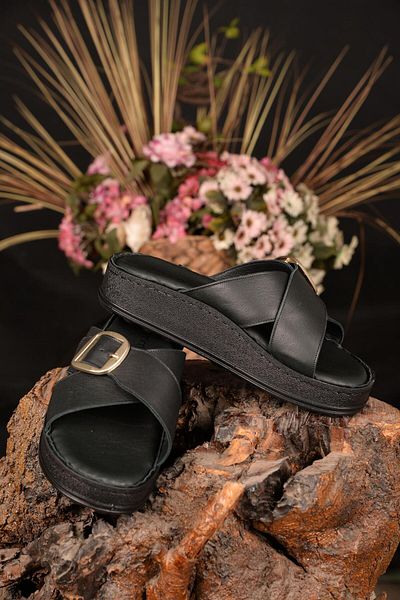Mammamia Women's Anatomical Orthopedic Genuine Leather Comfortable Padding Sole Slippers Stylish and Nice Appearance