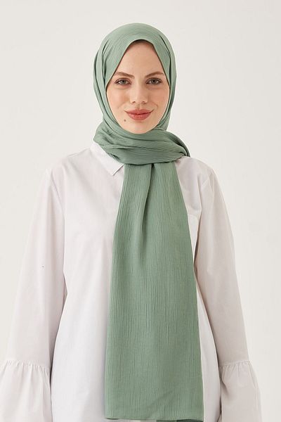 MENESSA Crinkle Silk Shawl Mildew Green
