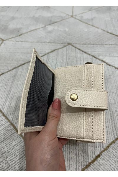 zauram Cream Minimal Wallet with Keychain and Card Holder Detail