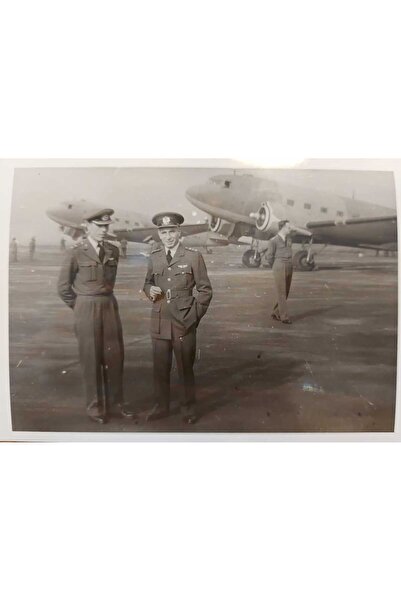 kho military design 9x12.5 cm. 1950'ler Askeri Havaalanı 2 Subay Fotoğrafı