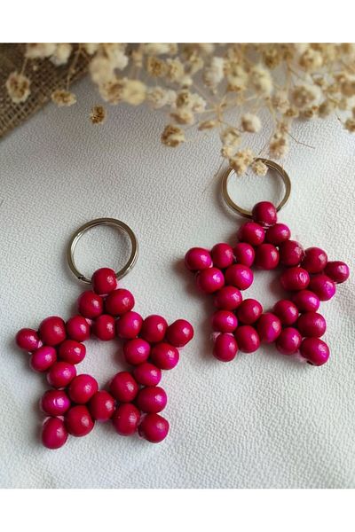 SSCglow 2 Pieces Red Wooden Bead Star Keychain Set (with Gift Package - Large Size)