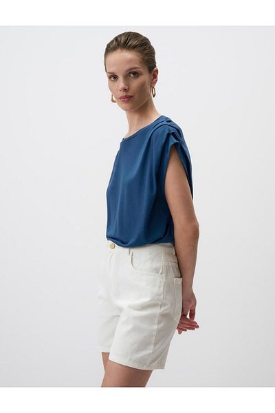 Jimmy Key Round Neck Sleeveless Knitted T-Shirt