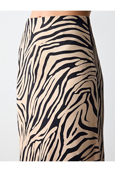 Jimmy Key Regular Waist Slim Fit Leopard Print Satin Skirt