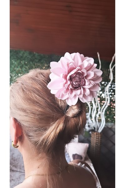 Serenity Women's Flower Figure Bun Hair Clip