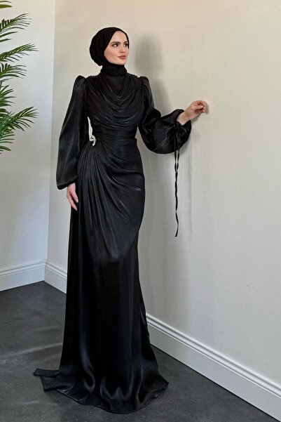 MERVEN AKYÜZ Jenika Omzu Ve Beli Taşlı Abiye Siyah