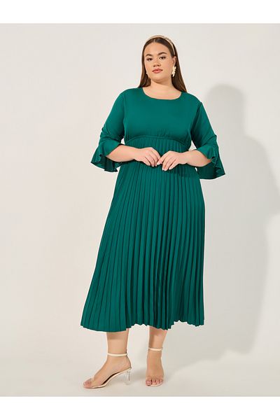 Styli Plus Size Solid Accordion Pleated A-Line Maxi Dress
