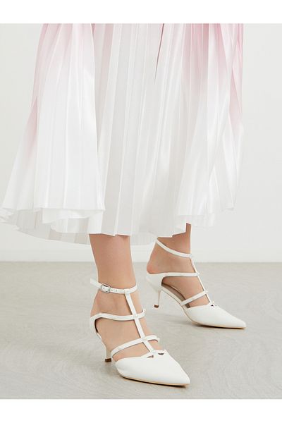 Styli Faux Pearl Embellished Pointed To Shoes