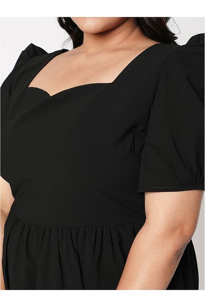 Mish By Styli Solid Fit and Flare Sweetheart Neck Dress with Self-Tie Detail
