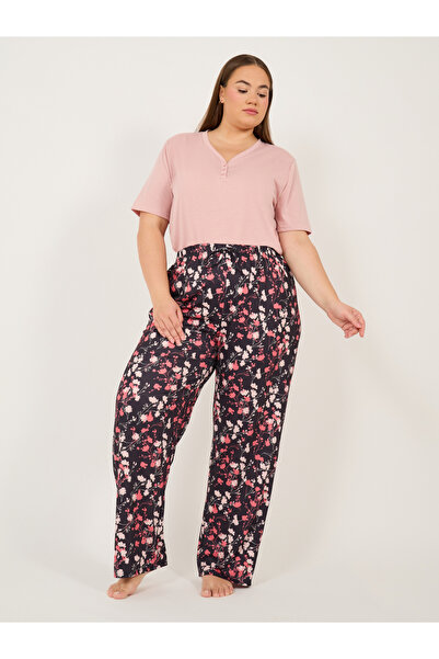 Styli Plus Size Plain Button Placket T-Shirt and Printed Pyjama Pants Set