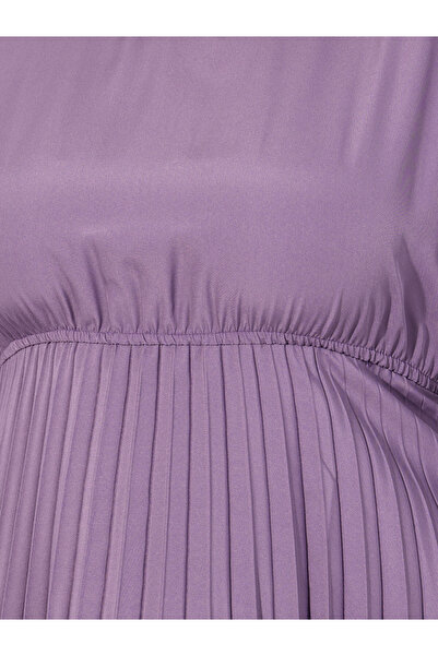 Styli Plus Size Solid Accordion Pleated A-Line Maxi Dress