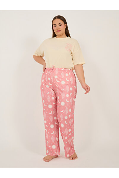 Styli Plus Size Graphic Print T-Shirt and Pyjama Set