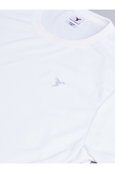 Technosport By Styli Plus Size Solid Round Neck Slim Fit T-Shirt with TECHNOCOOL+