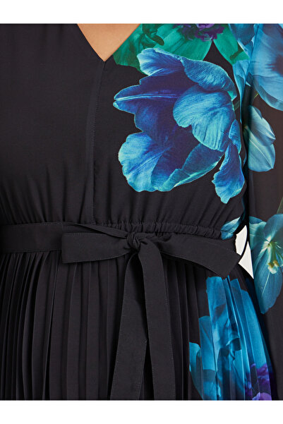 Styli Plus Size Floral Print Pleated A-Line Maxi Dress