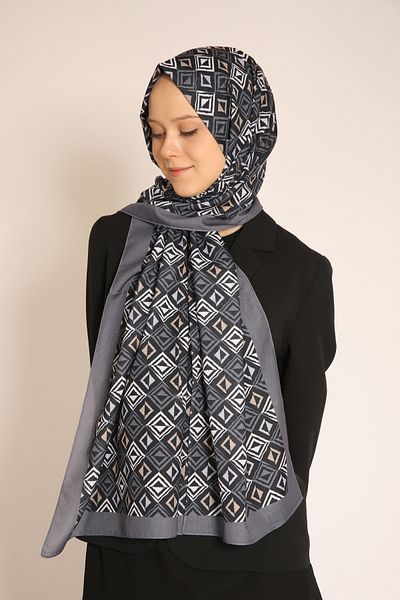 Dia Vela Akel Gray Geometric Patterned Shawl