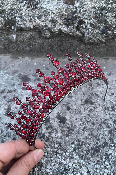 Hobigram Abrienda Burgundy Bridal Henna Crown Special Occasion Accessory Women's Crown Hair Accessory – Crown, Crystal Stone