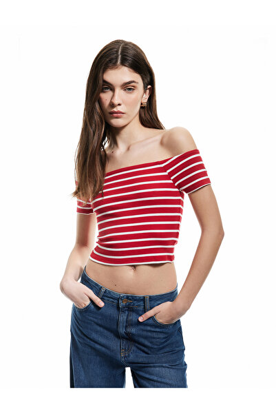 Koton Pamuklu Kısa Kollu Omzu Açık Çizgili Madonna Yaka Tişört