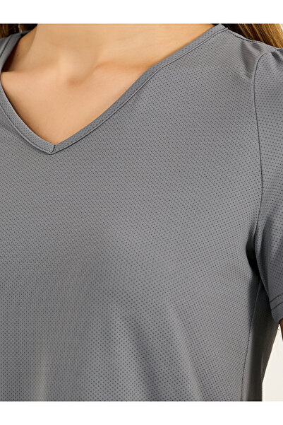 Styli Single Back Reflective Stripe V Neck Top