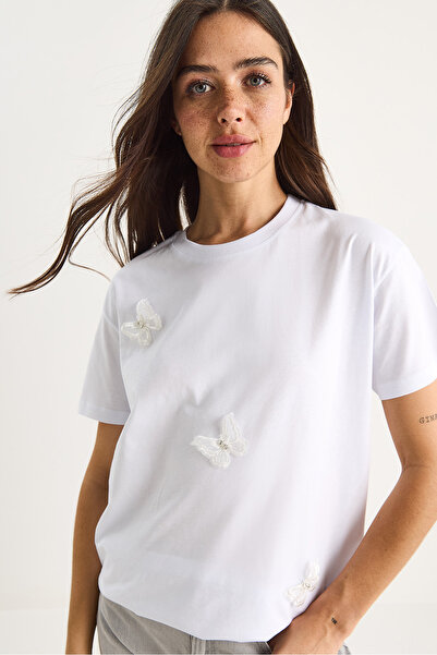 Bianco Lucci Γυναικείο βαμβακερό μπλουζάκι με λαιμόκοψη με αξεσουάρ πεταλούδας 60602071