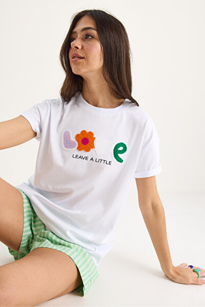 Bianco Lucci Women's Love Accessory Regular Fit Cotton T-Shirt 60602070