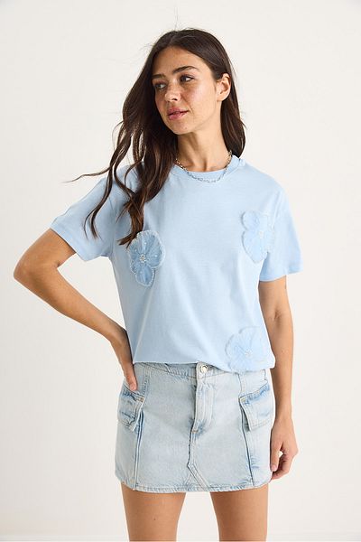 Bianco Lucci Tricou cu mânecă scurtă cu decolteu și accesorii florale 60602060