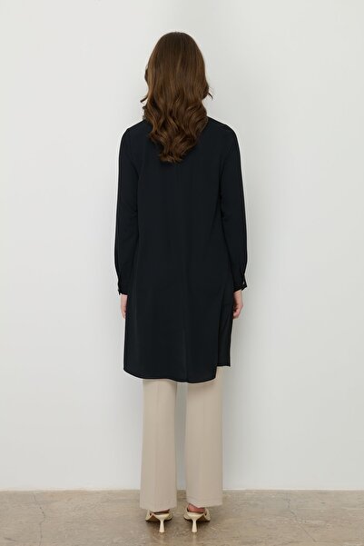 Nihan Asimetrik Kesimli Aksesuar Detaylı Şık Tunik Siyah