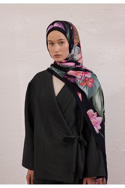 Fresh Elegant Flower Pattern Rami Shal Black
