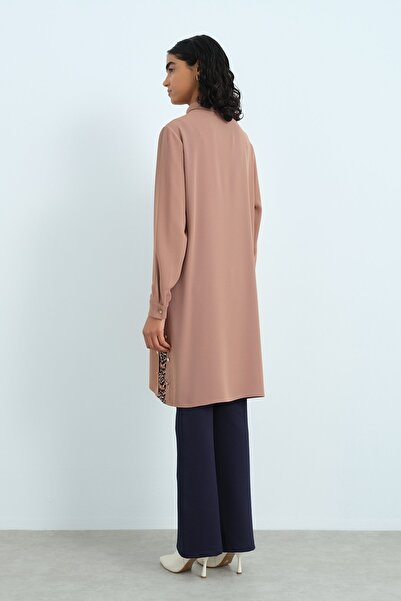 Nihan Empirme Detaylı Süs Cepli Tunik Camel