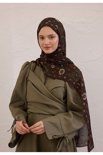 Fresh Blooming Dahlia Pattern Ramie Shal Brown