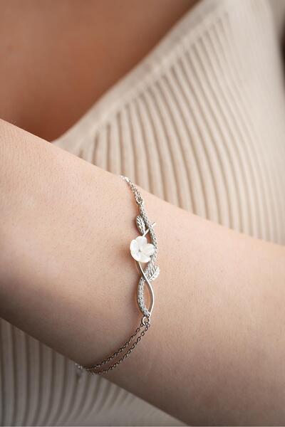 Nereze 925 Ayar Gümüş Rodyumlu Zirkon Taşlı Manolya Çiçeği Bileklik