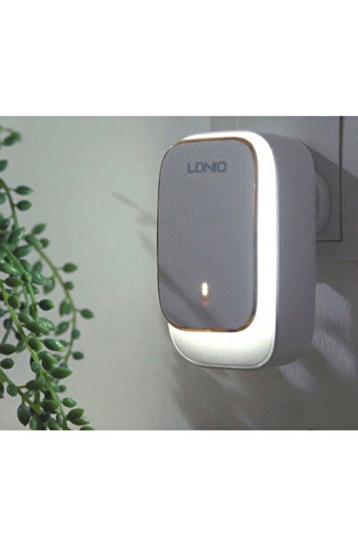 LONID شاحن فيش جداري بثلاثة منافذ USB وشحن سريع 3.4A مع إضاءة لمس وميزة إيقاف الشحن تلقائيًا