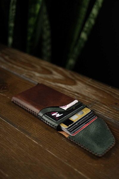 eonaks Las Vegas - Premium Leather Card Holder with Mechanism