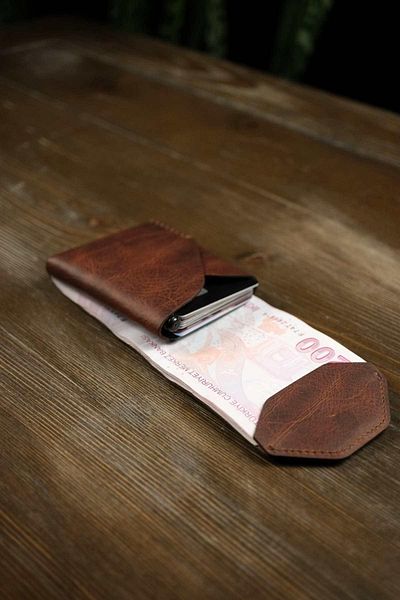eonaks Kansas - Leather Card Holder and Wallet with Concealed Pen Compartment