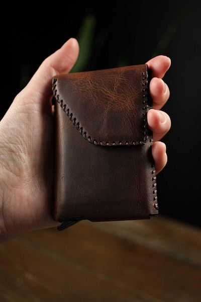eonaks Las Vegas - Premium Leather Card Holder with Mechanism