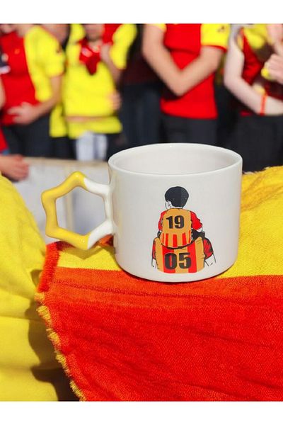 Simge Seramik Fan Father Son Yellow Red Star Handmade Ceramic Mug with Handle Mug Tea Cappuccino Cup