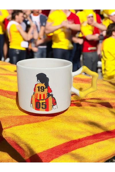 Simge Seramik Fan Dad Girl Yellow Red Star Handmade Ceramic Mug with Handle Mug Tea Cappuccino Cup