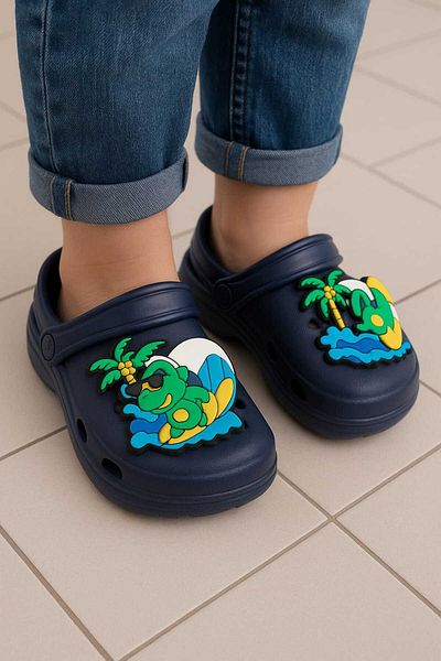 gigigiyim Boys' Sandals-Slippers with Rotating Toy Detail