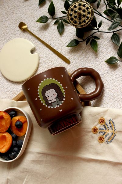 Nova Crafts Mona Lisa Anime Portrait Mug with Lid / Pinterest Mug with Gilded Spoon