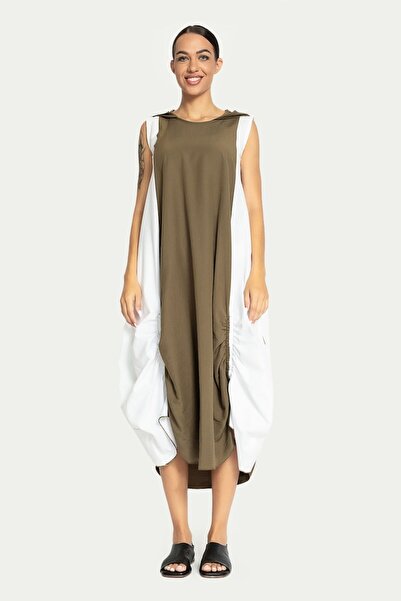 Antonia M Rochie cu gluga si drapaj lateral