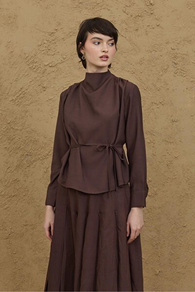 Fahhar Μπλούζα με γιακά βολάν καφέ