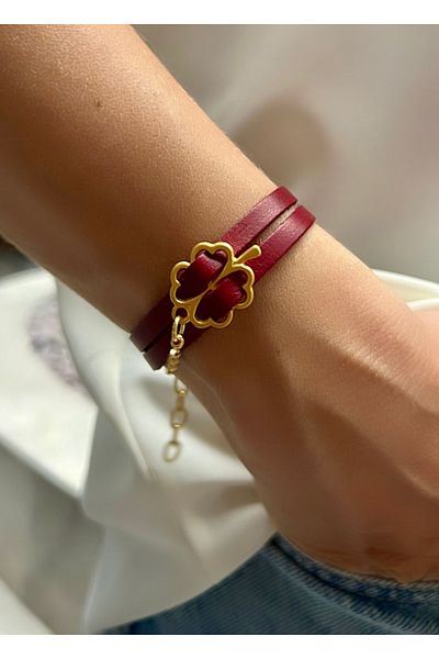 Kutcha Accessories Burgundy Leather Lucky Clover Bracelet – Gold Color Detailed