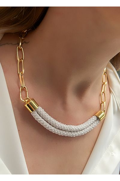 Kutcha Accessories قلادة قصيرة بسلسلة مفصلة منسوجة – مع لمسات ذهبية اللون