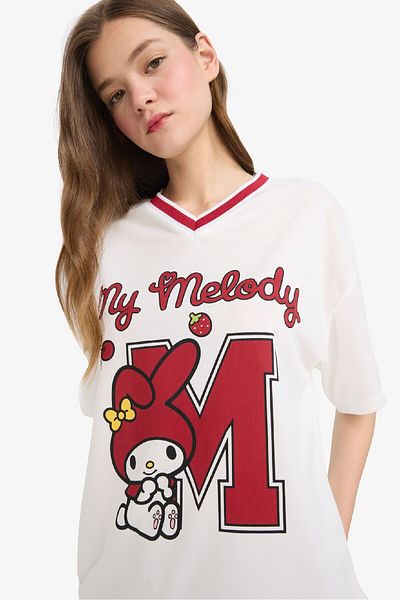 DeFacto Coool Hello Kitty Oversize Wide Fit V-Neck Printed Jersey Fabric Short Sleeve T-Shirt F5163Ax25Sm